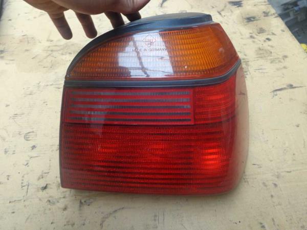 FEU ARRIERE DROITE VW - Vue 1